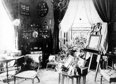 Viktorianisches Wohnzimmer, um 1860-99 von English Photographer